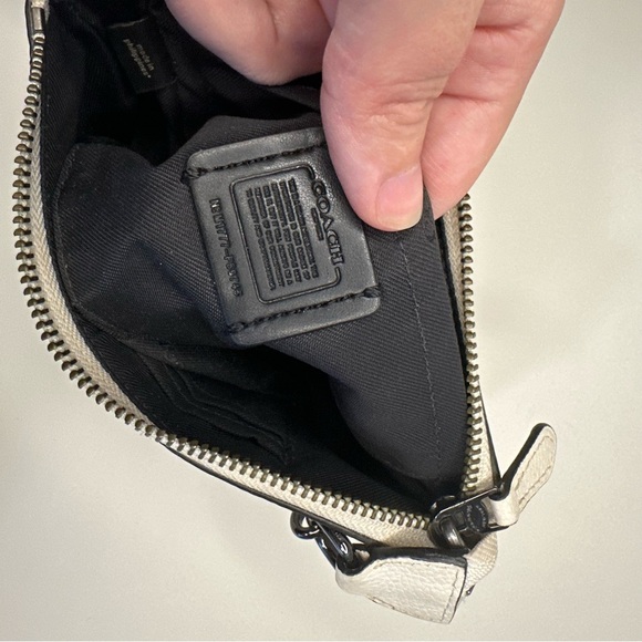 Coach White Floral Prairie Print Nolita 19 Wristlet - Picture 9 of 10